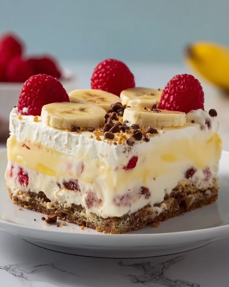 No-Bake Banana Split Cake Recipe