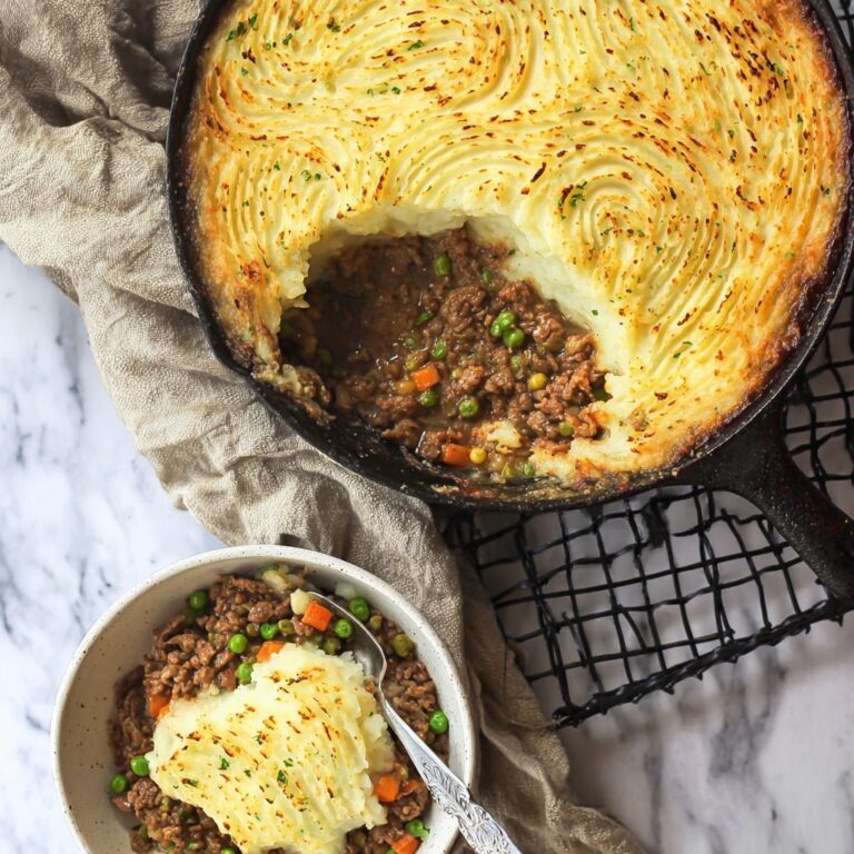 Classic Cottage Pie with Creamy Mashed Potatoes and Savory Beef Recipe